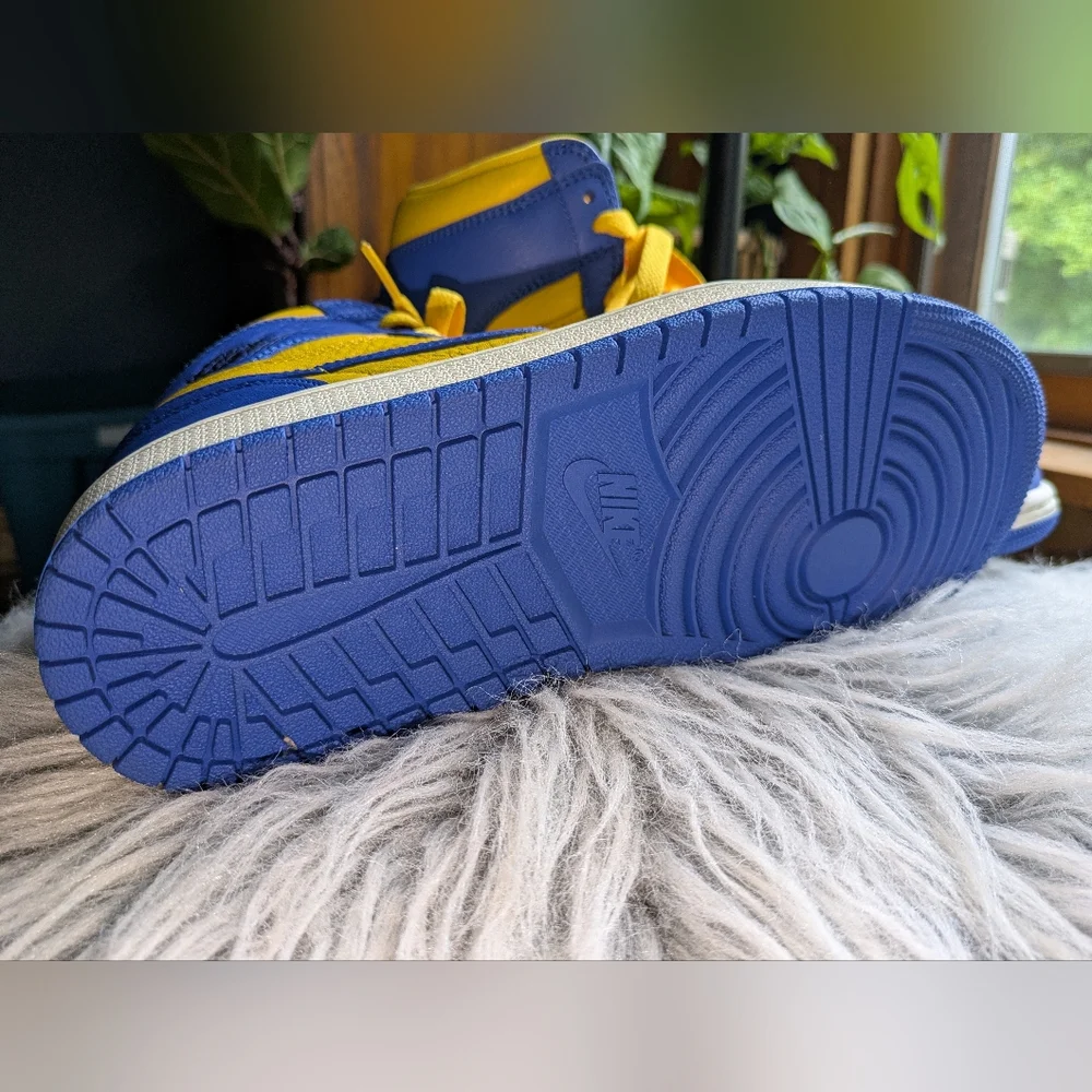 Jordan 1 Retro High OG “Reverse Laney” Size US 6.5 Women/EUR 37.5 Yellow Blue - Picture 4 of 6